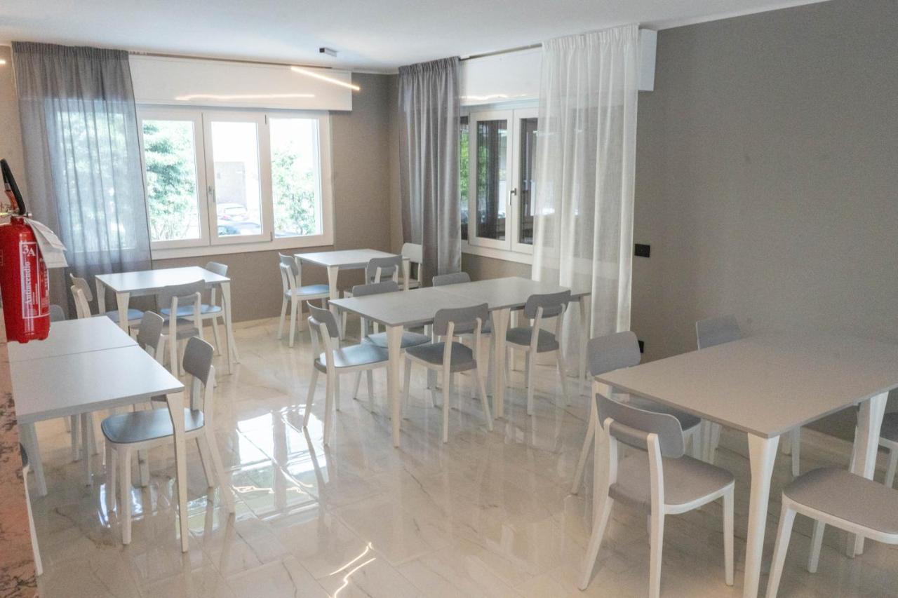 Hotel Graziella Arma di Taggia Bagian luar foto