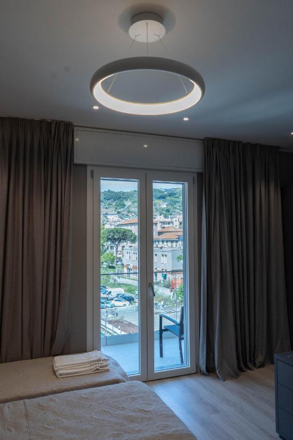 Hotel Graziella Arma di Taggia Bagian luar foto