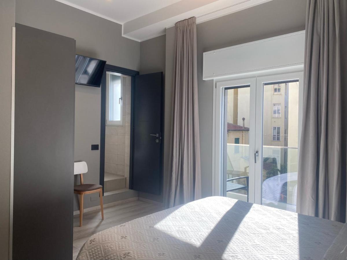 Hotel Graziella Arma di Taggia Bagian luar foto