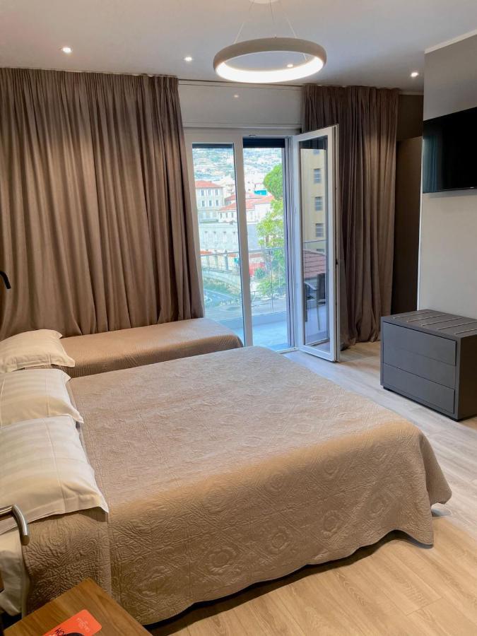 Hotel Graziella Arma di Taggia Bagian luar foto